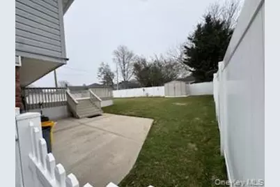 25 Alma Lane, Plainview, NY 11803 - Photo 16