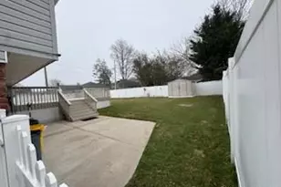 25 Alma Ln, Plainview, NY 11803 - Photo 16