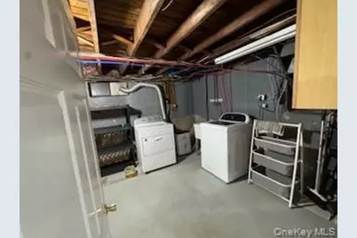 25 Alma Lane, Plainview, NY 11803 - Photo 14