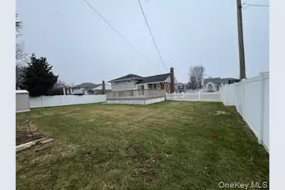 25 Alma Lane, Plainview, NY 11803 - Photo 18