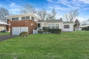 1384 Dieman Ln, East Meadow, NY 11554 - Photo 2