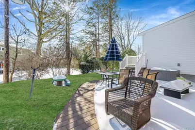 1384 Dieman Lane, East Meadow, NY 11554 - Photo 4