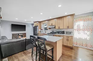 1384 Dieman Ln, East Meadow, NY 11554 - Photo 30