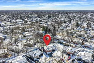 1384 Dieman Ln, East Meadow, NY 11554 - Photo 6