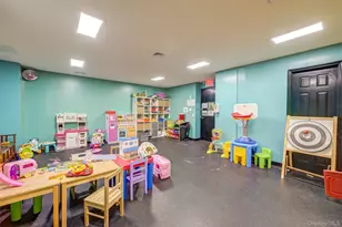 70-25 Yellowstone Blvd, Forest Hills, NY 11375 - Photo 30