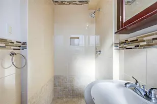 70-25 Yellowstone Blvd, Forest Hills, NY 11375 - Photo 22