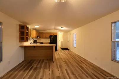 23 Oak St, Wurtsboro, NY 12790 - Photo 2