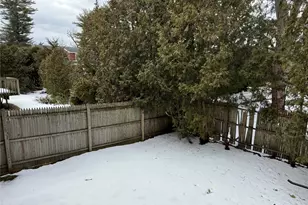 8 Caruso Ct, Glen Cove, NY 11542 - Photo 12