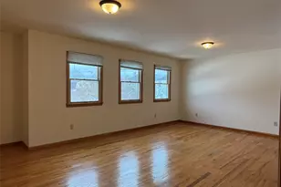 8 Caruso Ct, Glen Cove, NY 11542 - Photo 18