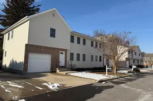 8 Caruso Ct, Glen Cove, NY 11542 - Photo 4