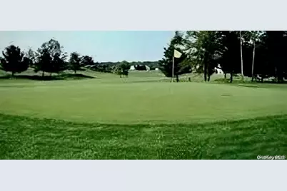 843 Madeira Boulevard, Melville, NY 11747 - Photo 26