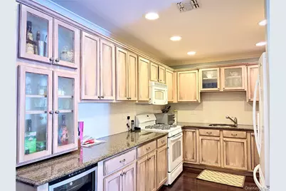 843 Madeira Boulevard, Melville, NY 11747 - Photo 6