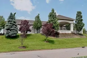 843 Madeira Blvd, Melville, NY 11747 - Photo 22