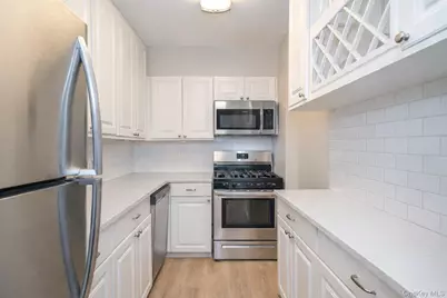 21 Fairview Avenue #530, Tuckahoe, NY 10707 - Photo 6