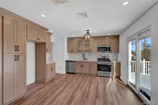 293 Avenue B, Ronkonkoma, NY 11779 - Photo 10