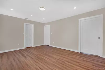 293 Avenue B, Ronkonkoma, NY 11779 - Photo 18