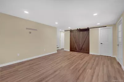 293 Avenue B, Ronkonkoma, NY 11779 - Photo 22