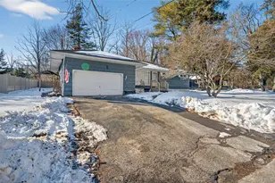 50 Oakcrest Ave, Middle Island, NY 11953 - Photo 2