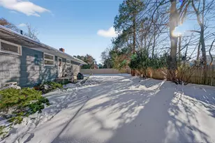 50 Oakcrest Ave, Middle Island, NY 11953 - Photo 16