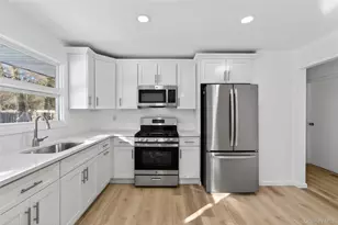 50 Oakcrest Ave, Middle Island, NY 11953 - Photo 10