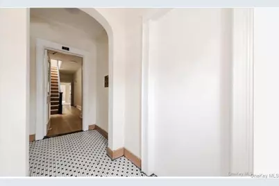 959 Van Nest Avenue #1, Bronx, NY 10462 - Photo 6