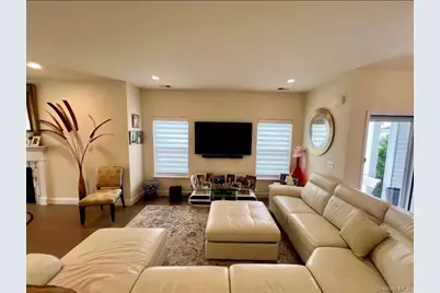 37 Willow Circle #37, Coram, NY 11727 - Photo 6