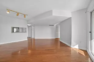 10 Stewart Pl, White Plains, NY 10603 - Photo 8