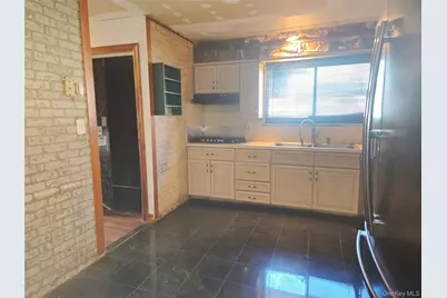 86 Decatur Street, Roosevelt, NY 11575 - Photo 12