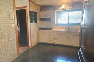 86 Decatur St, Roosevelt, NY 11575 - Photo 12