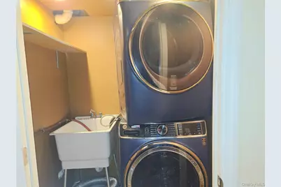 86 Decatur Street, Roosevelt, NY 11575 - Photo 28