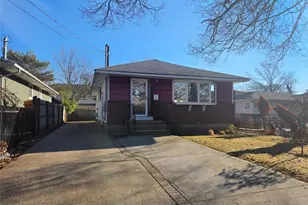 86 Decatur St, Roosevelt, NY 11575 - Photo 4