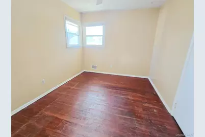 86 Decatur Street, Roosevelt, NY 11575 - Photo 18