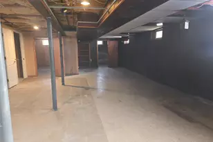 86 Decatur St, Roosevelt, NY 11575 - Photo 22