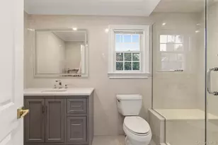 34 Mayfair Dr, Huntington, NY 11743 - Photo 14