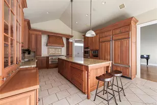 38 Stonehill Dr S, Manhasset, NY 11030 - Photo 4