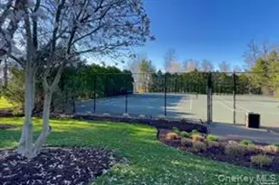 38 Stonehill Dr S, Manhasset, NY 11030 - Photo 14