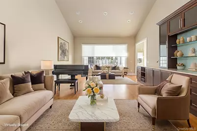 38 Stone Hill Drive S, Manhasset, NY 11030 - Photo 2