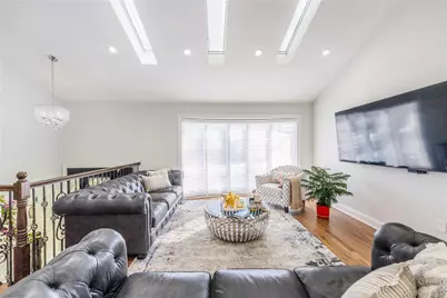 7 Dunhill Road, Manhasset Hills, NY 11040 - Photo 6