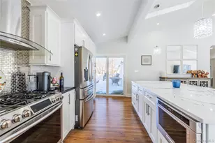 7 Dunhill Rd, Manhasset Hills, NY 11040 - Photo 14