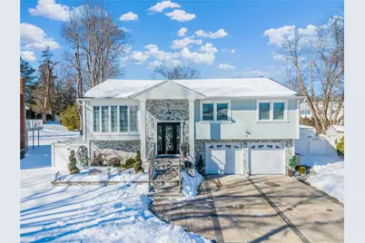 7 Dunhill Road, Manhasset Hills, NY 11040 - Photo 2