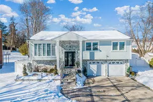 7 Dunhill Rd, Manhasset Hills, NY 11040 - Photo 2