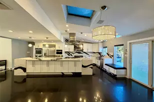 5 Glen Hill Ct, Dix Hills, NY 11746 - Photo 8