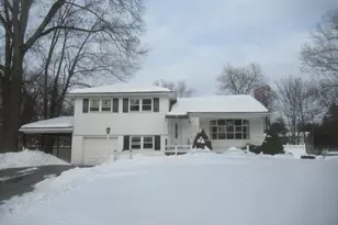 10 Lori St, Poughkeepsie, NY 12603 - Photo 4