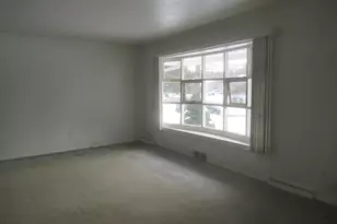 10 Lori St, Poughkeepsie, NY 12603 - Photo 6