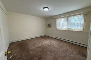 65 Gateway Dr, Copiague, NY 11726 - Photo 12