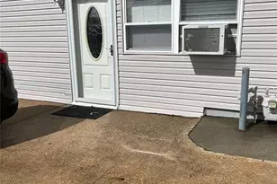 65 Gateway Dr, Copiague, NY 11726 - Photo 20