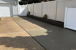 65 Gateway Dr, Copiague, NY 11726 - Photo 22