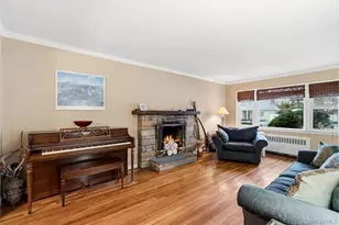 16 Newmarket Rd, Syosset, NY 11791 - Photo 6