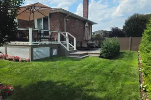 129 Stephen St, Levittown, NY 11756 - Photo 28