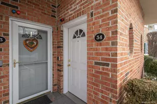 34 Sarah Ct, Amityville, NY 11701 - Photo 2